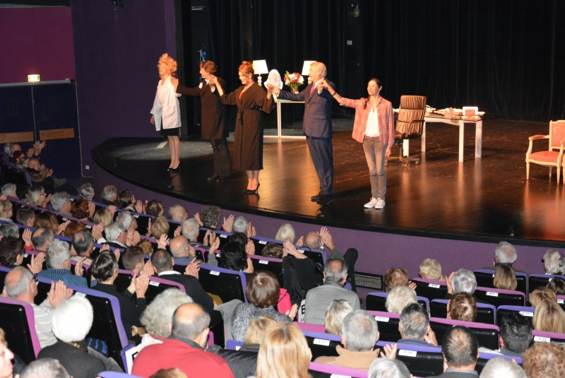 théâtre : une folie théâtre : une folie